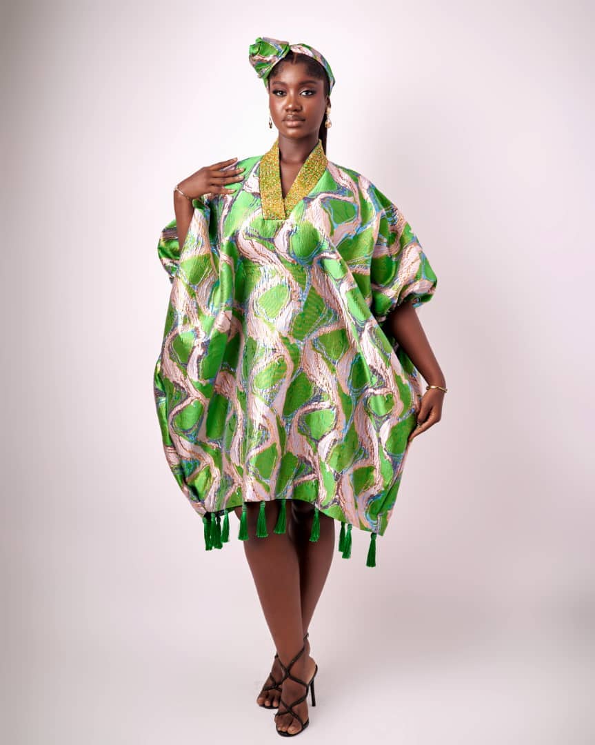 SHORT AWUKE EMBELLISHED BOUBOU